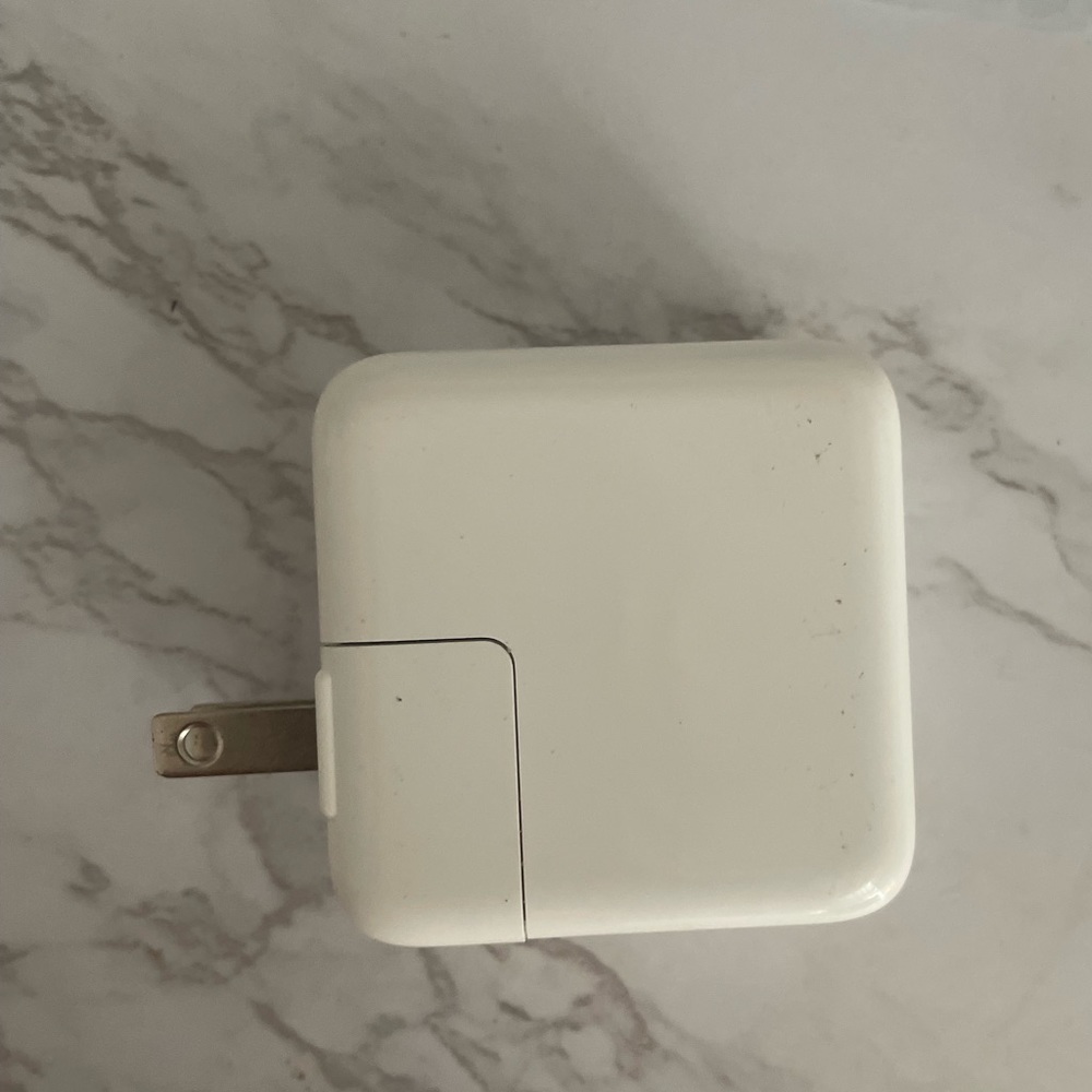 Apple Usb-C power adaptor (charging cube)